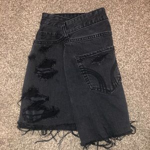 HOLLISTER DISTRESSED BLACK DENIM SKIRT